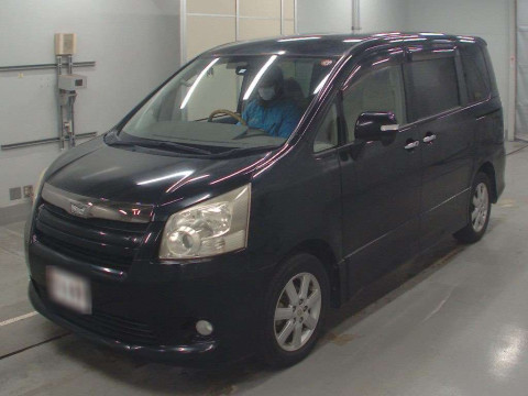 2010 Toyota Noah ZRR70W[0]