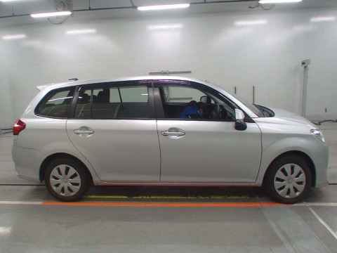 2017 Toyota Corolla Fielder NRE161G[2]