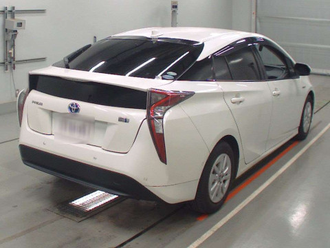 2017 Toyota Prius ZVW50[1]