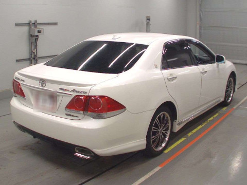 2010 Toyota Crown GRS200[1]