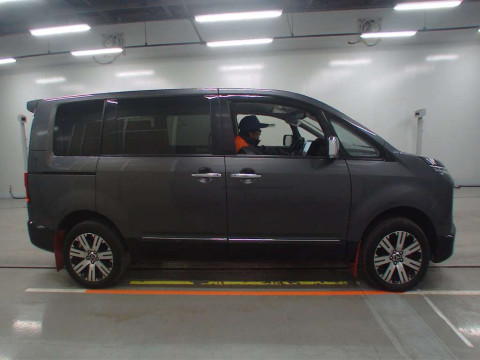 2019 Mitsubishi Delica D5 CV1W[2]