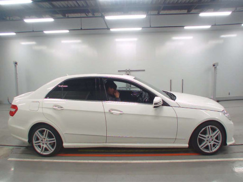 2009 Mercedes Benz E-Class 212056C[2]