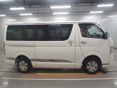 2009 Toyota Hiace Van TRH200V[2]