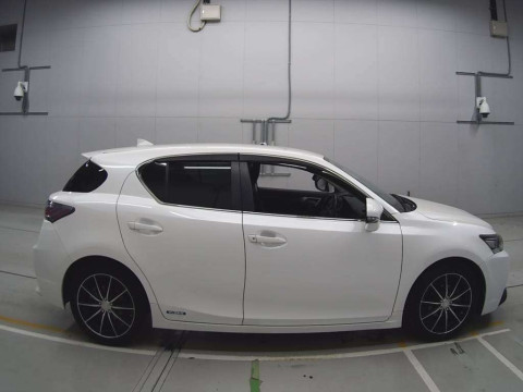 2014 Lexus CT ZWA10[2]