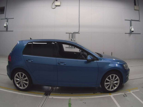 2016 Volkswagen Golf AUCPT[2]