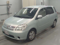 2004 Toyota Raum