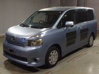 2009 Toyota Voxy