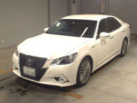 2013 Toyota Crown Hybrid