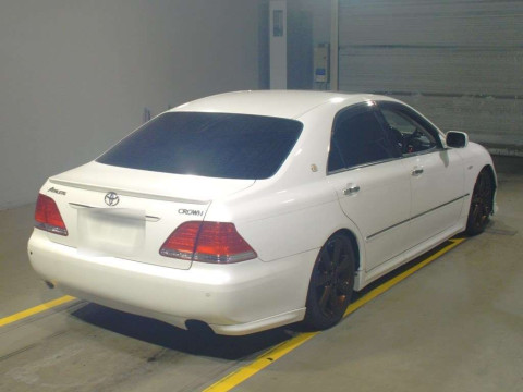 2007 Toyota Crown GRS180[1]