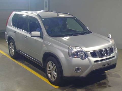 2013 Nissan X-Trail DNT31[2]