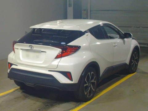 2020 Toyota C-HR NGX10[1]