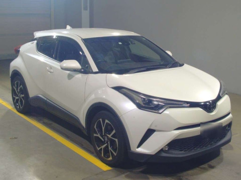 2019 Toyota C-HR NGX50[2]