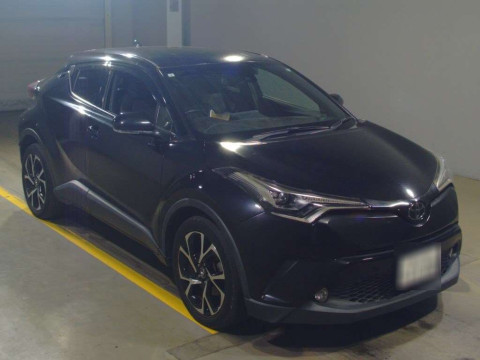 2017 Toyota C-HR NGX50[2]