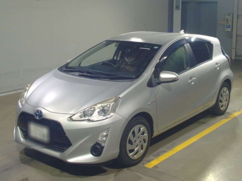 2015 Toyota Aqua NHP10[0]