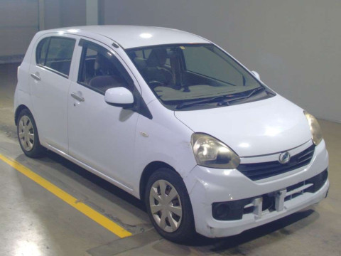 2014 Daihatsu Mira es LA300S[2]