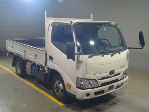 2020 Toyota Dyna Truck XZC605[2]