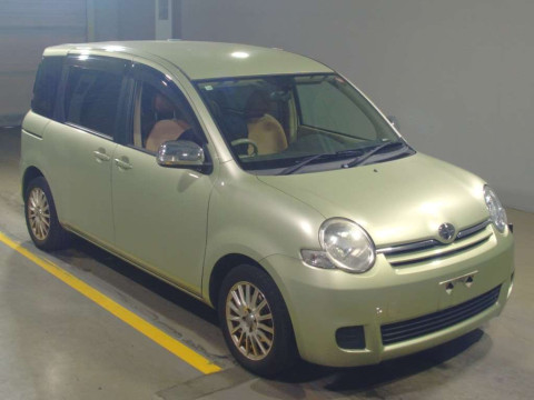 2012 Toyota Sienta NCP81G[2]