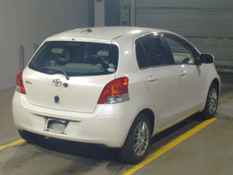 2009 Toyota Vitz SCP90[1]