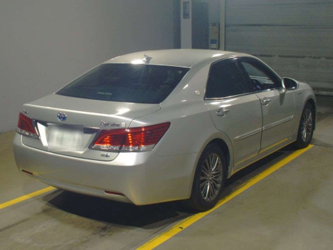 2013 Toyota Crown Hybrid AWS210[1]