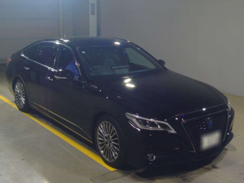 2021 Toyota Crown Hybrid AZSH20[2]