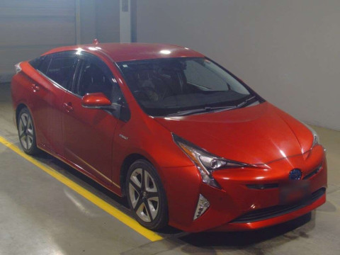 2016 Toyota Prius ZVW51[2]