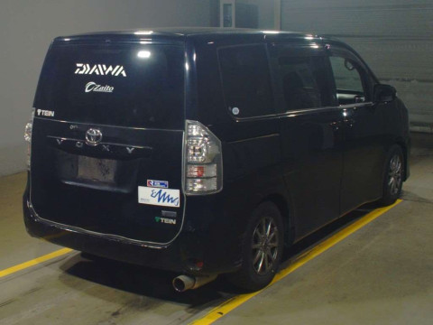 2011 Toyota Voxy ZRR70G[1]