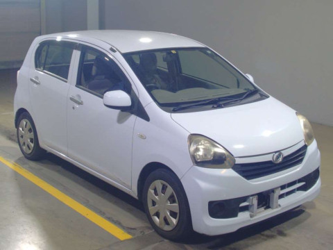 2014 Daihatsu Mira es LA300S[2]