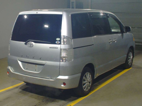 2006 Toyota Voxy AZR60G[1]