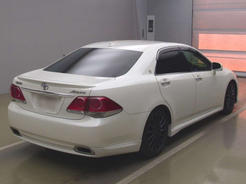 2010 Toyota Crown GRS200[1]