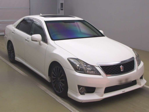 2010 Toyota Crown GRS200[2]