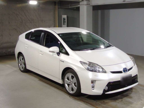 2013 Toyota Prius ZVW30[2]