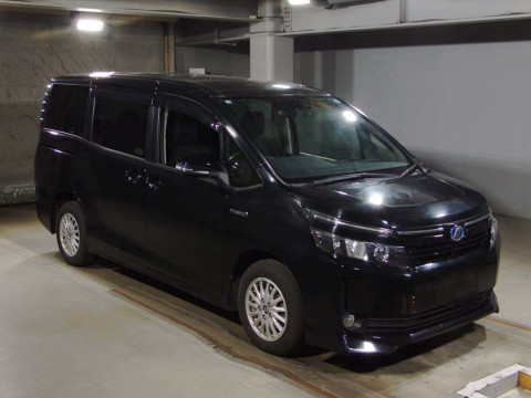 2015 Toyota Voxy ZWR80G[2]