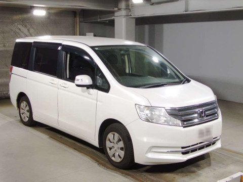 2013 Honda Step WGN RK1[2]