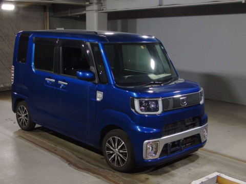 2016 Daihatsu Wake LA710S[2]