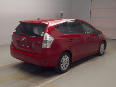 2012 Toyota Prius alpha ZVW40W[1]