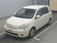 2004 Toyota Raum