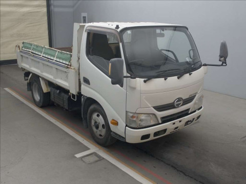 2013 Hino DUTRO XZU620T[2]