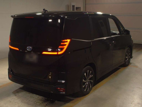 2022 Toyota Noah ZWR90W[1]