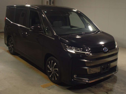 2022 Toyota Noah ZWR90W[2]