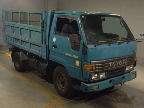 1993 Toyota Dyna Truck BU66D[2]