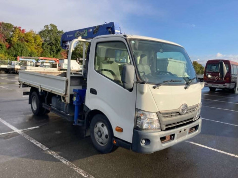 2016 Toyota Dyna Truck XZU710[2]