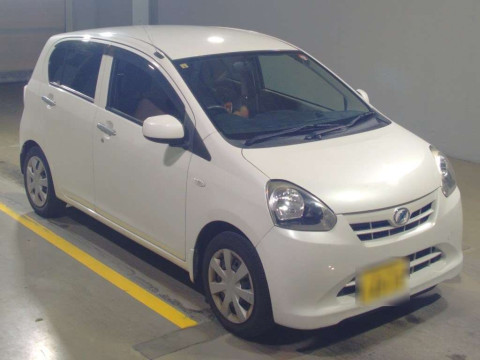 2012 Daihatsu Mira es LA300S[2]