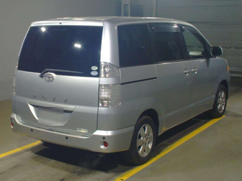 2006 Toyota Voxy AZR60G[1]