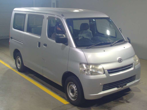 2011 Toyota Townace Van S402M[2]