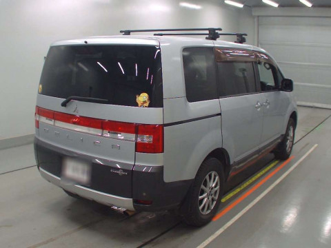 2009 Mitsubishi Delica D5 CV5W[1]