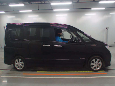 2013 Nissan Serena HFC26[2]