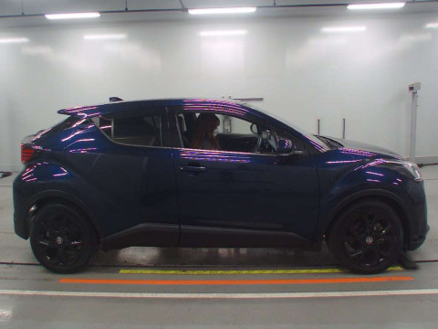 2020 Toyota C-HR ZYX11[2]