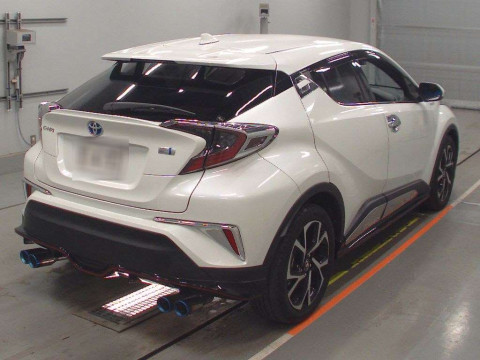 2018 Toyota C-HR ZYX10[1]