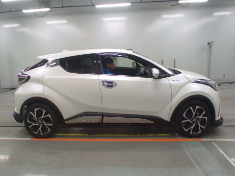 2018 Toyota C-HR ZYX10[2]