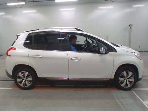 2016 Peugeot 2008 A94HM01[2]